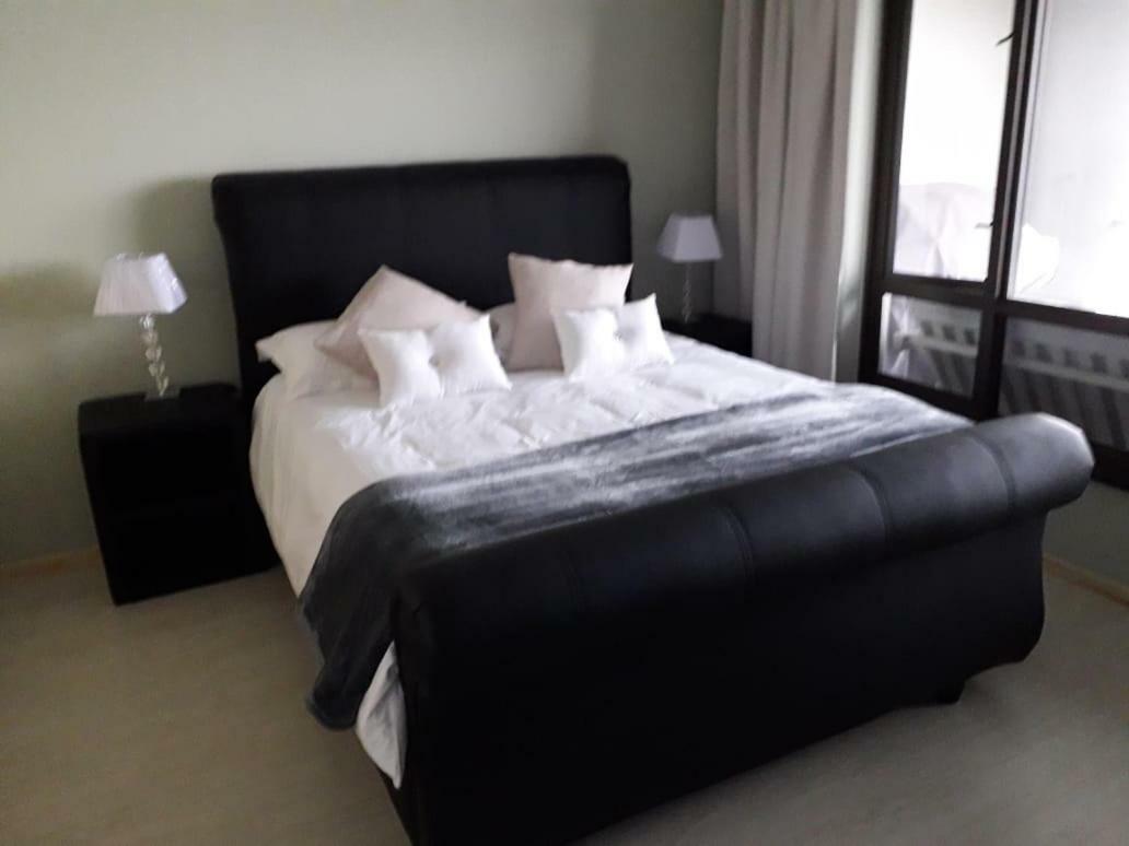 Mountain And Sea Splendor Apartment Cape Town